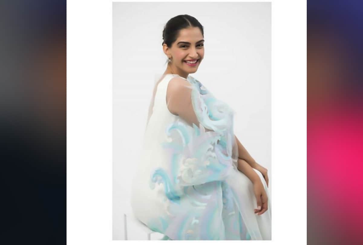 sonam kapoor shared photos of cannes 2017 on instagram delhi-ncr