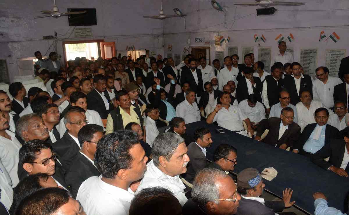 Dharmantaran and marriage in lawyers chamber at varanasi court