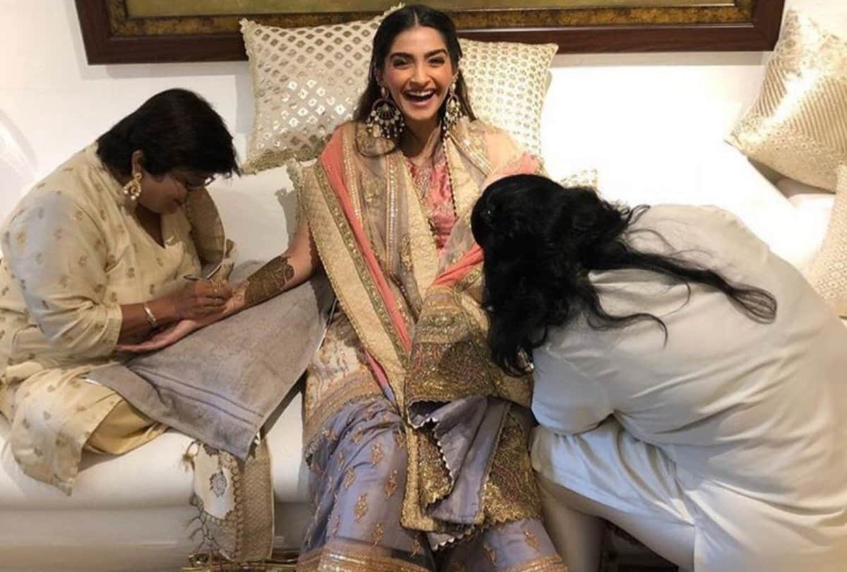 mehandi queen veena nagda applied henna on sonam kapoor hands