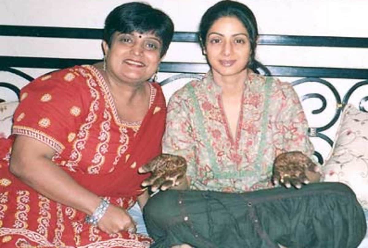 mehandi queen veena nagda applied henna on sonam kapoor hands