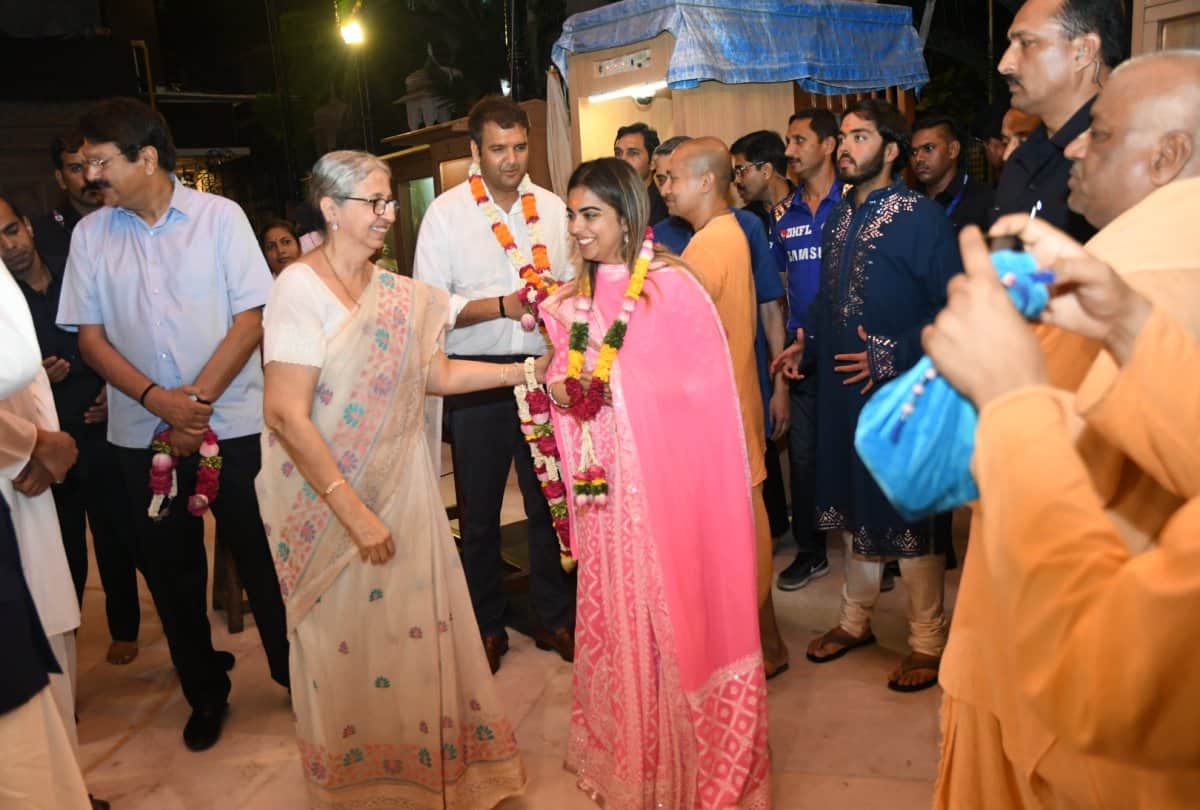 ambani family reached at isckon temple with isha ambani and son in law anand piramal