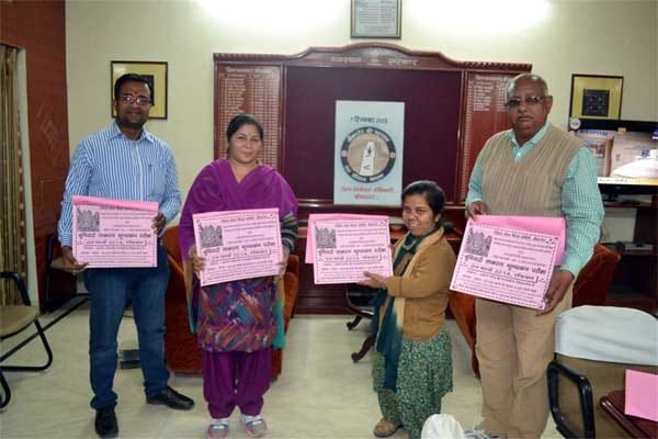 pm modi praised dehradun short height ias arti dogra 