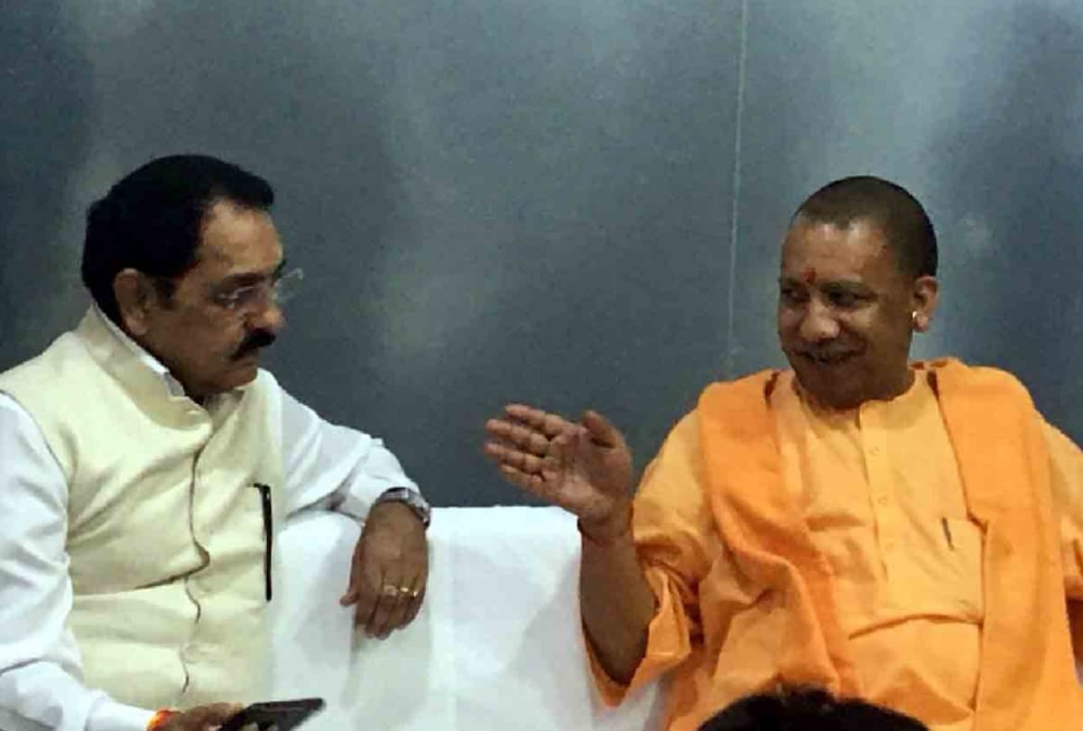 cm yogi adityanath reach ghaziabad yashoda hospital to see his sister husband