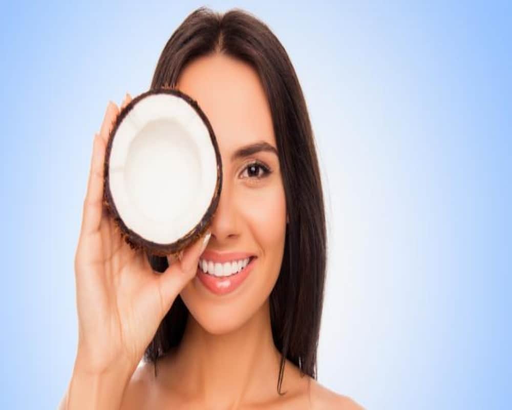 Beauty benefits of applying coconut oil in winter