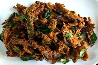 easy amchuri dum ki bhindi recipe to make at home
