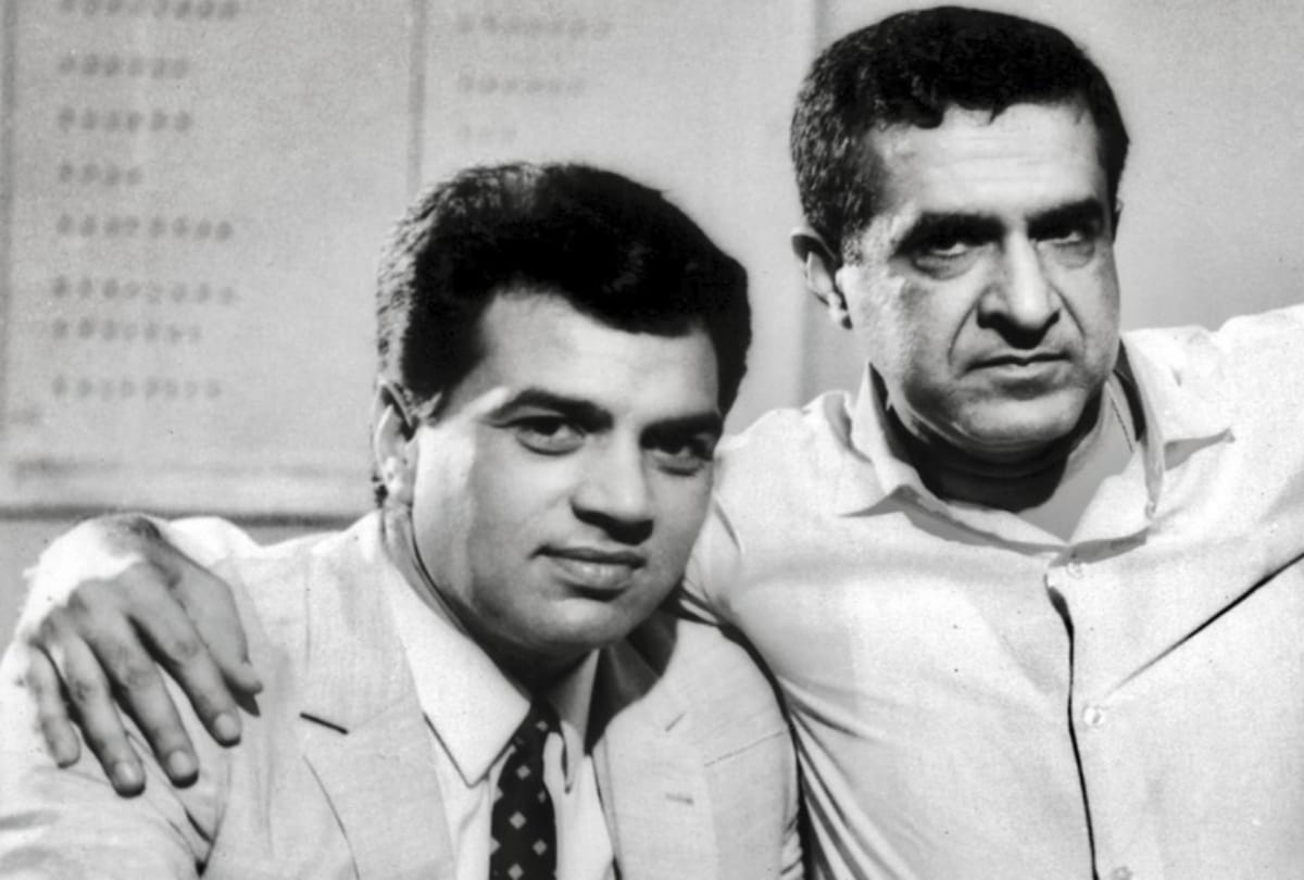 Arjun Hingorani birthday special he did first break to dharmendra in movies