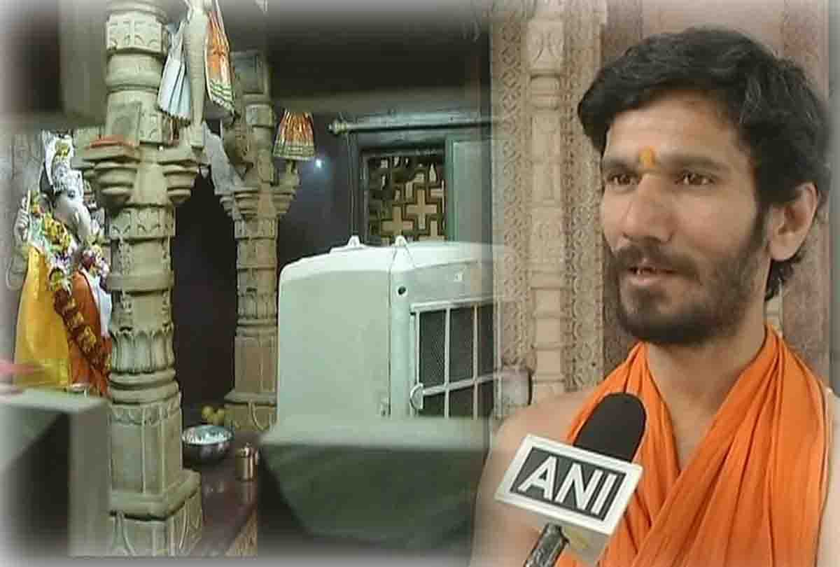 Cooler and air conditioner for God in temple