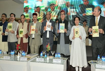  Displeased rakesh Pathania leaves CM jairam thakur program