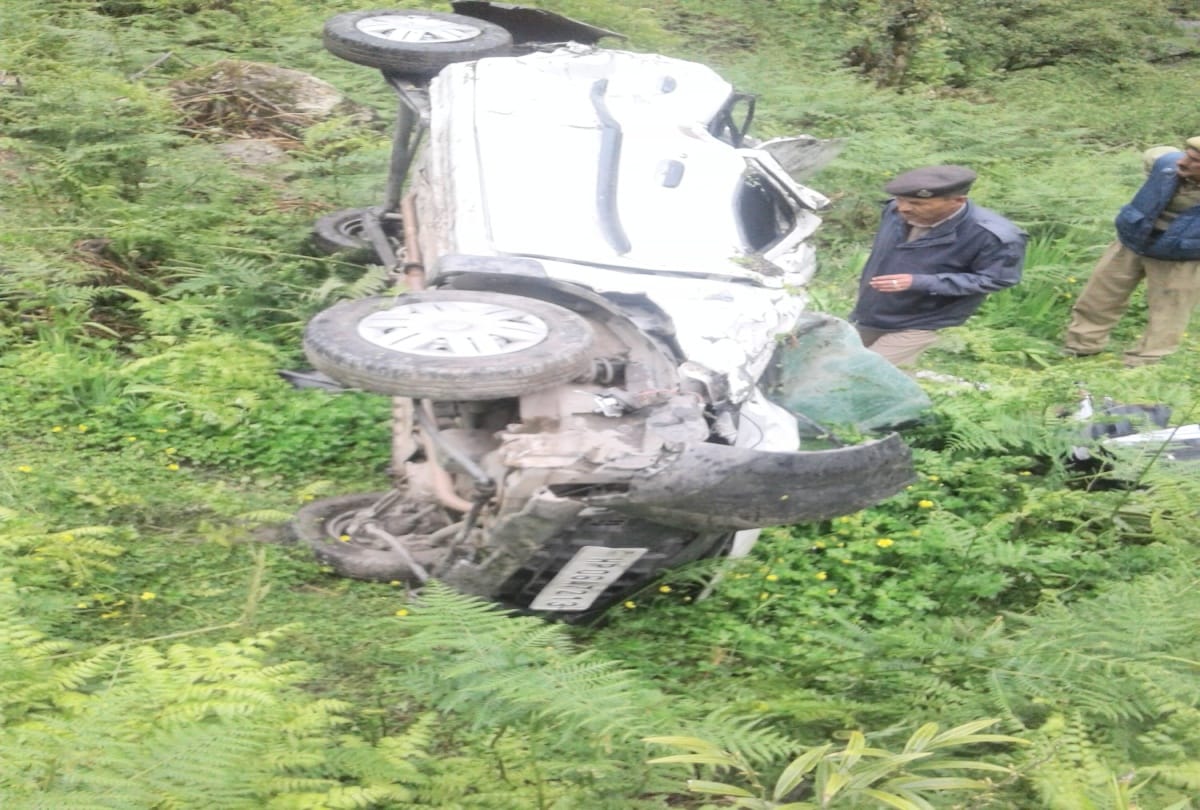 three people injured in a car accident at kullu