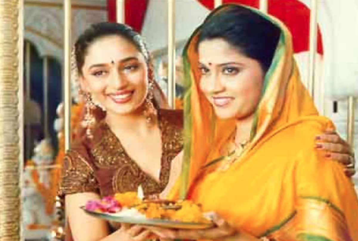 Madhuri Dixit will share the screen with Hum Aapke Hain Koun actress Renuka Shahane in Bucket List