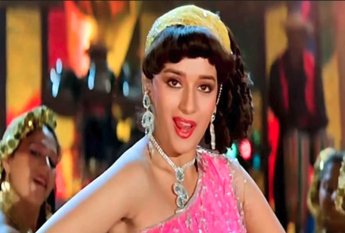 madhuri dixit to Hema Malini These Actress Play Romantic Role With Bollywood Father And Son