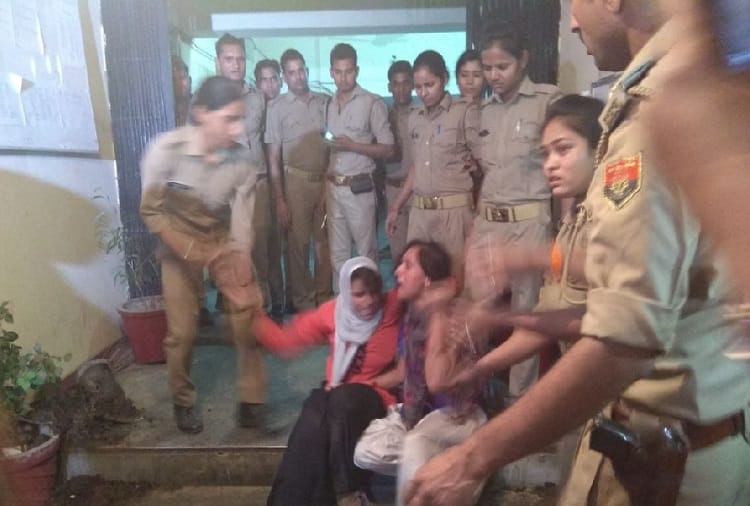 attack on Shastrinagar police in Meerut, see photos