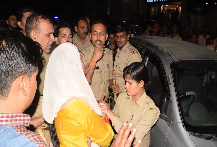attack on Shastrinagar police in Meerut, see photos