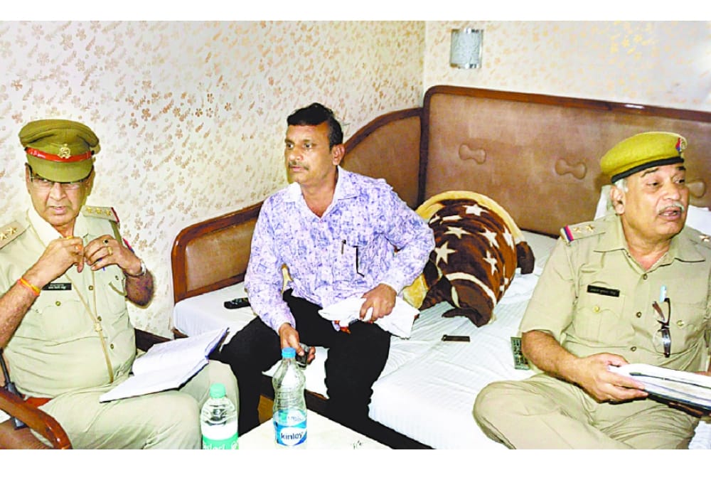 man who murdered his friend in lucknow hotel commits suicide in bahraich.