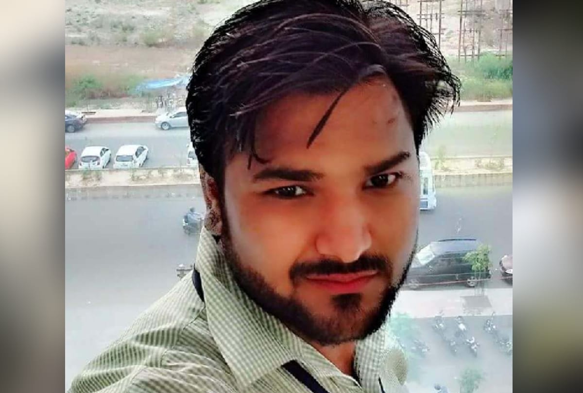 bike rams in pcr van 2 students lost their lives, father alleges pcr jumps red light and hit bikes