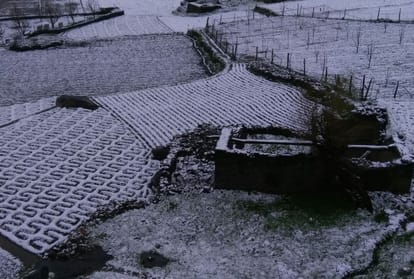 eighteen people stuck in snowfall at rohtang pass kullu