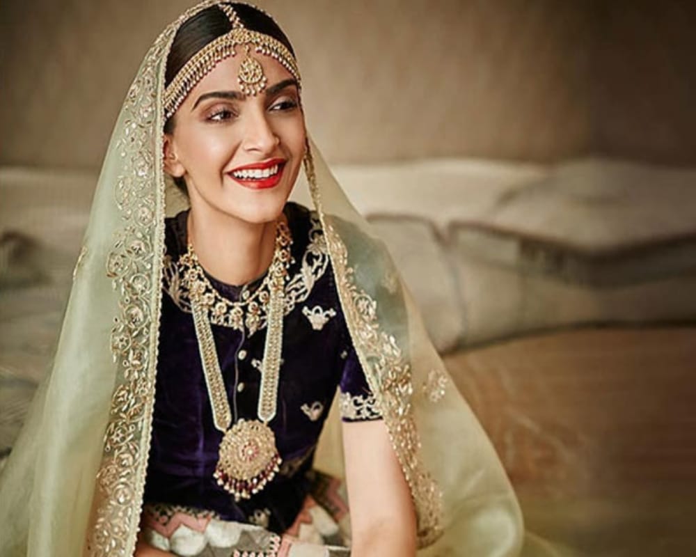 Five gorgeous Pictures Of Sonam Kapoor Dressed As An Elegant Bride