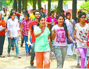 College staff disallowed faishionable clothes during NEET exam