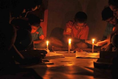 17% homes have no electricity in 100% electrified india