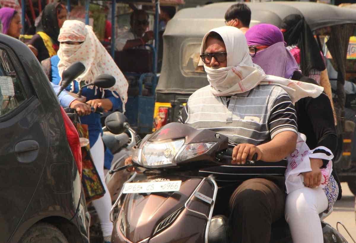 These are some simple trick for saftey from heat stroke in this summer