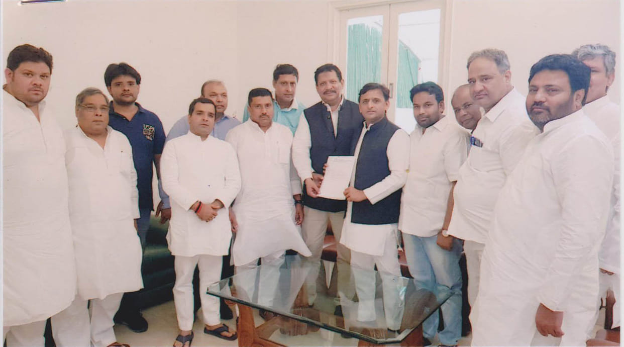 AMU is with SP: Akhilesh