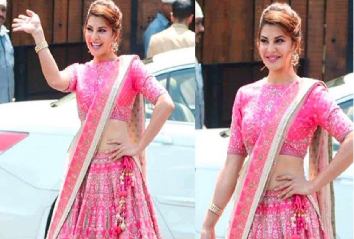 At Sonam Kapoor wedding Jacqueline Fernandez wear same lehenga which sonam wear in her photoshoot