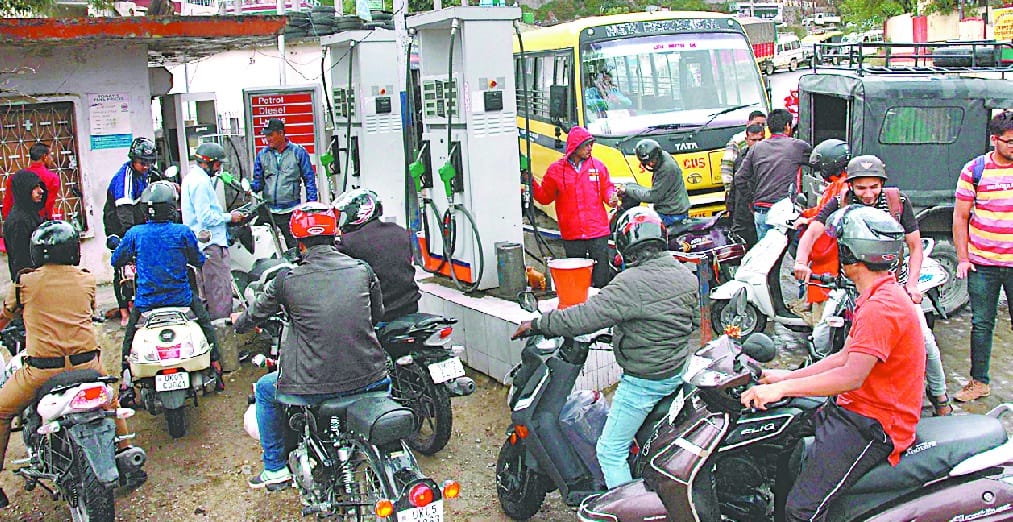 The impact of oil in the perennial road jam