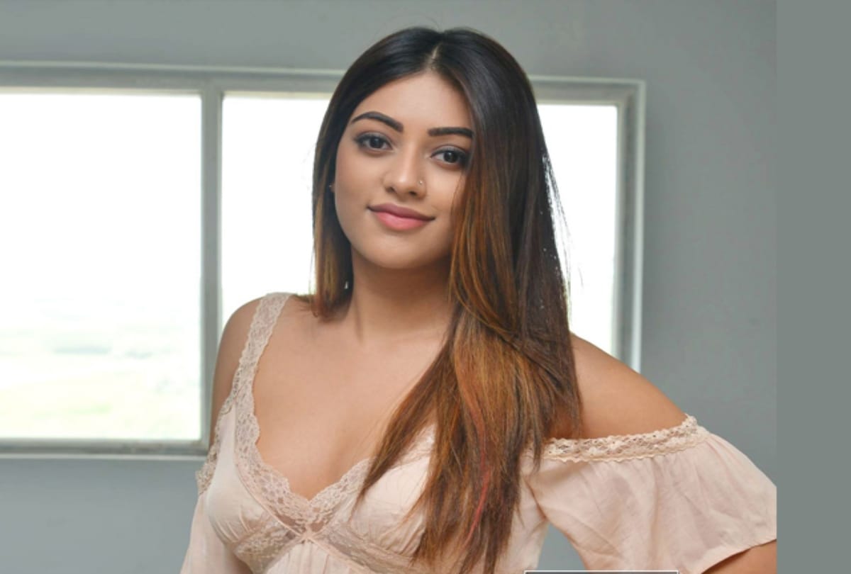 this south actress is so bold and beautiful than Priya prakash varrior  
