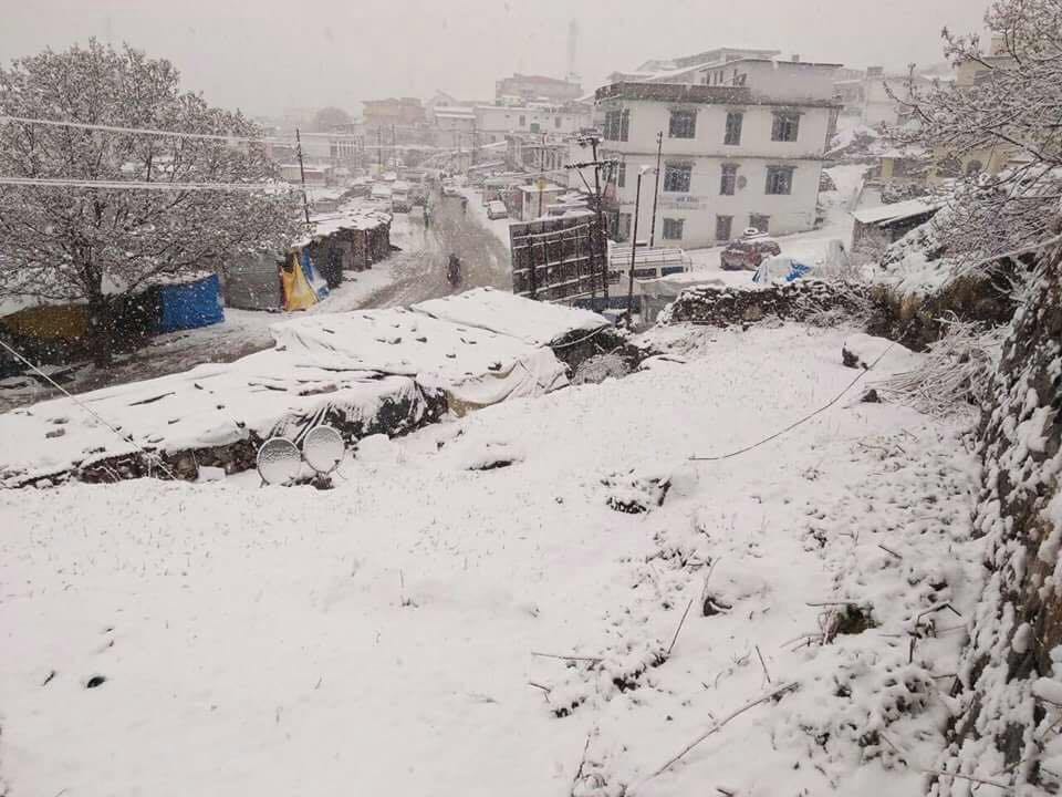 Snowfall in badrinath and hemkund sahib sun sines in kedarnath