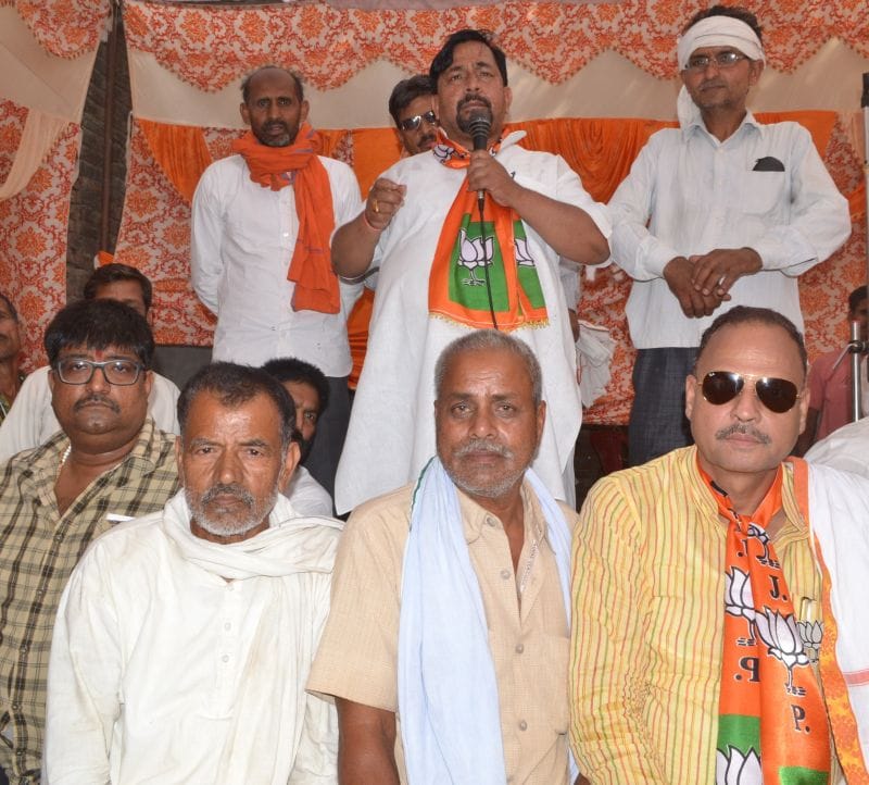 भाजपाइयों ने  नकाली बाइक रैली