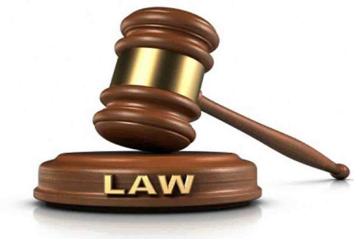 Trouble for lawyers with jobs or doing business with advocacy