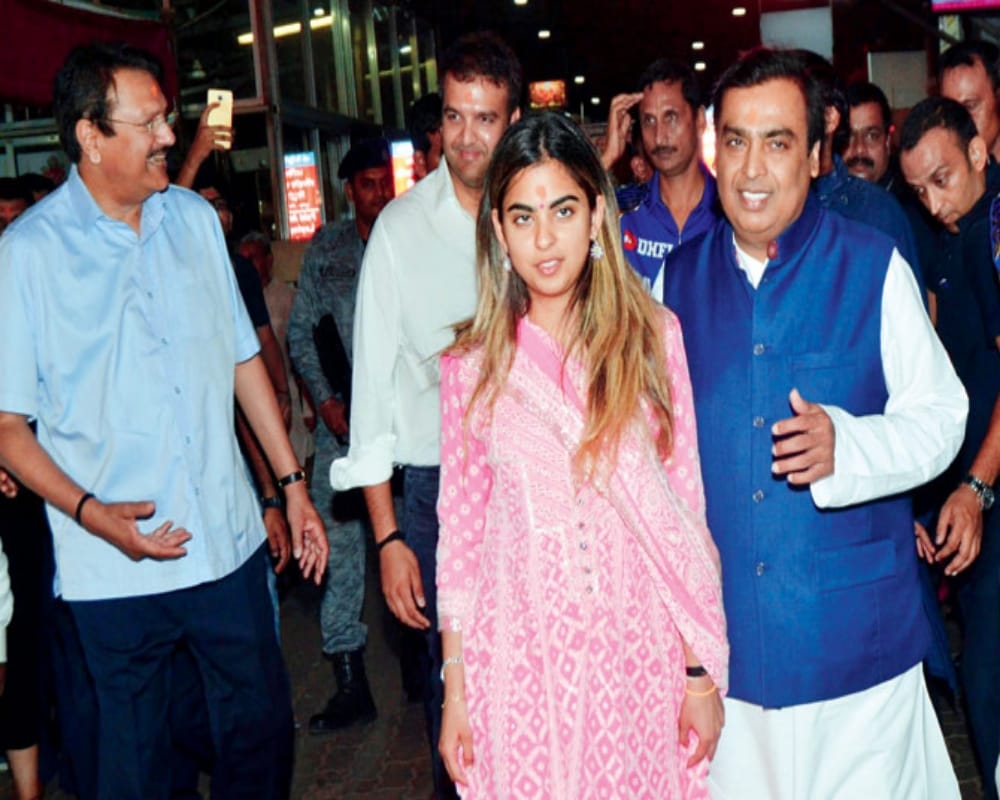 Mukesh Ambani daughter Isha ambani rare unseen photographs with her fiance Anand Piramal