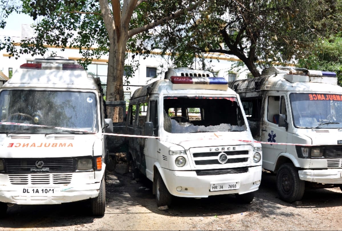 patients are suffering due to the strike of CAT's ambulance in delhi