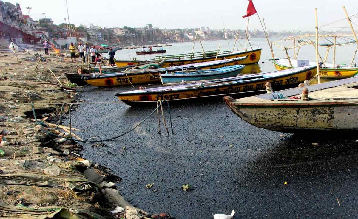 ganga water is going polluted in kashi says report