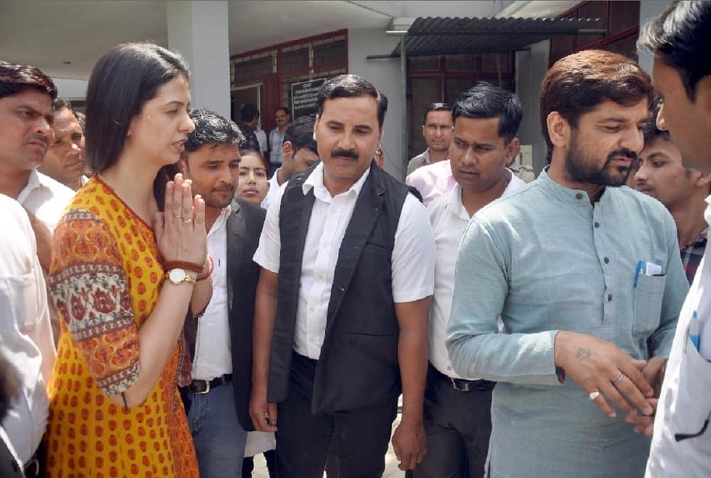 Hasin Jahan attempts to break into Mohammed Shamis locked house in amroha Uttar Pradesh 