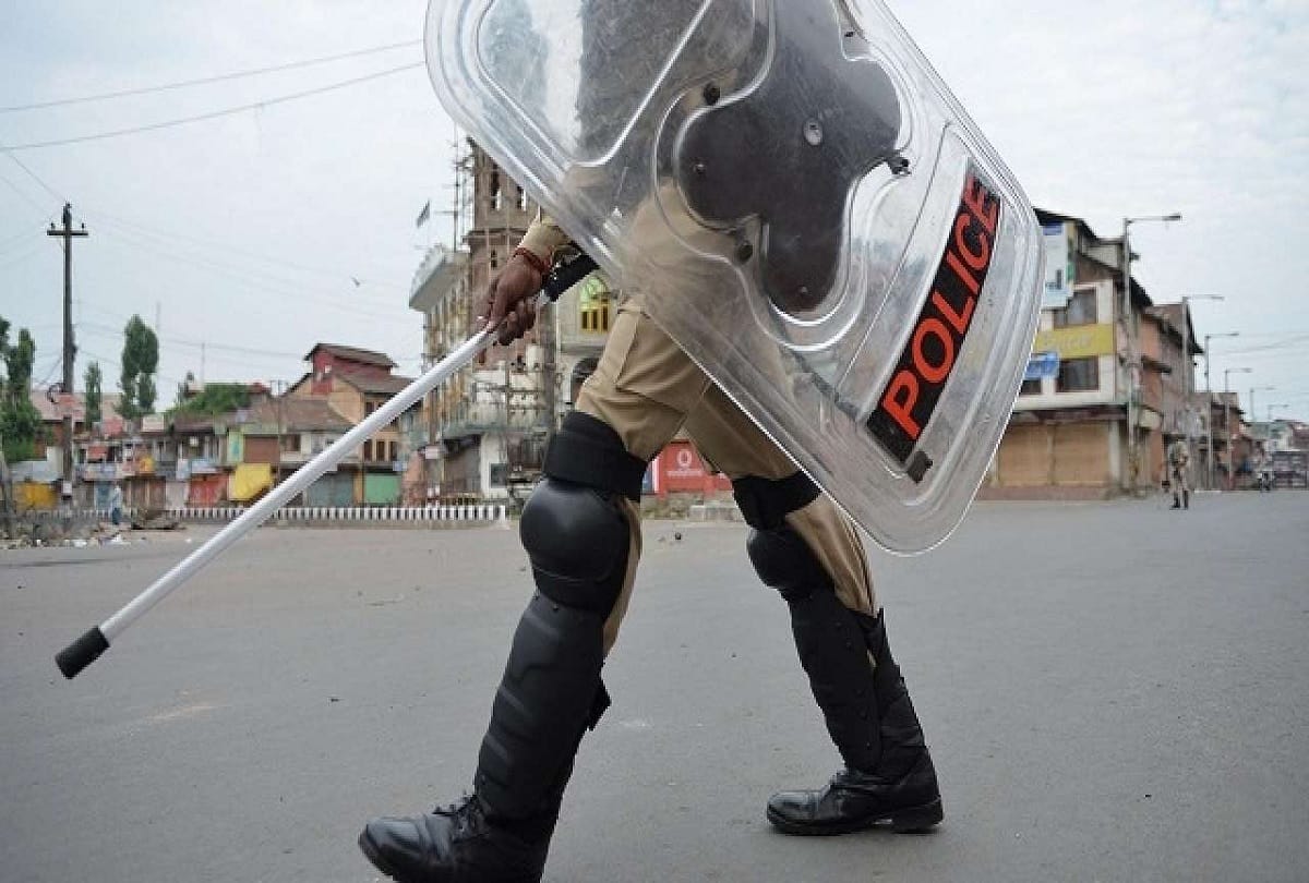 INTERNET AND TRAIN SERVICE SUSPEND IN KASHMIR ON MODI VISIT