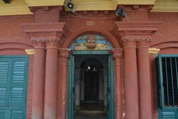 Kashi labh mukti bhavan where people wait for his death 