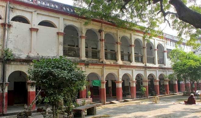 Kashi labh mukti bhavan where people wait for his death 