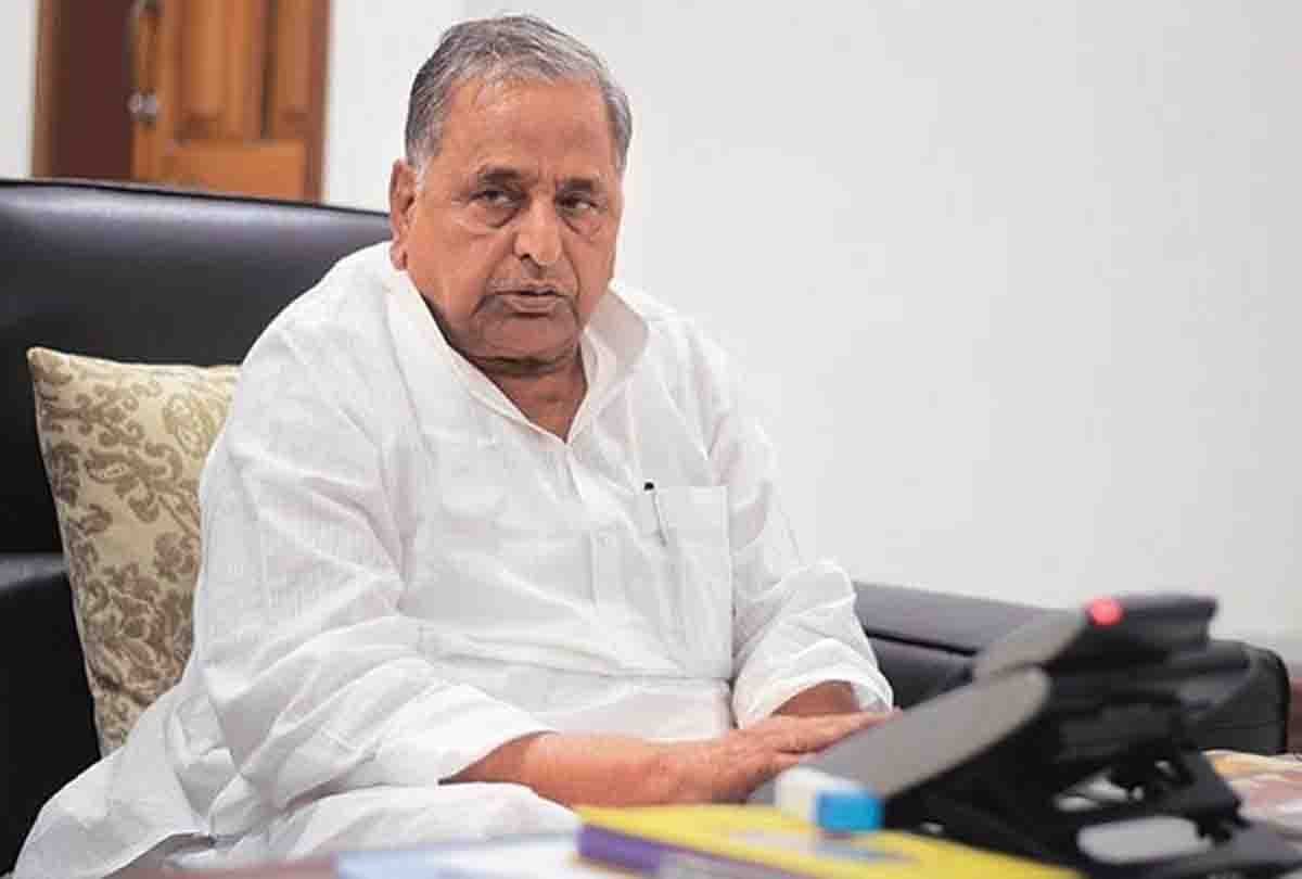 Samajwadi Party Supremo Mulayam Singh Yadav reached etawah