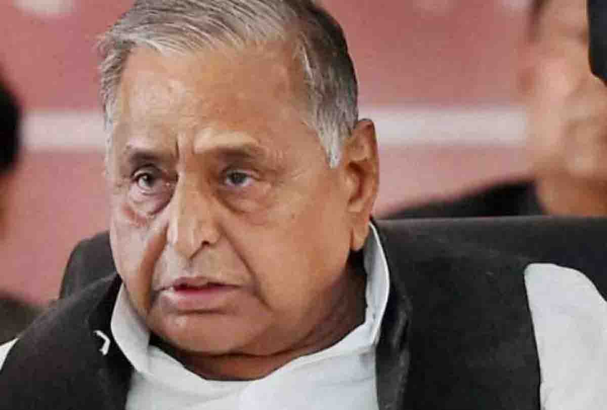 Samajwadi Party Supremo Mulayam Singh Yadav reached etawah