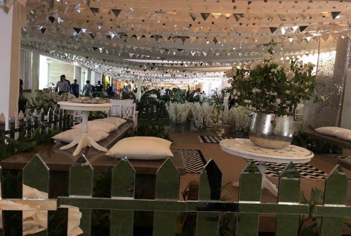 sonam kapoor wedding venue decorate with expensive candles