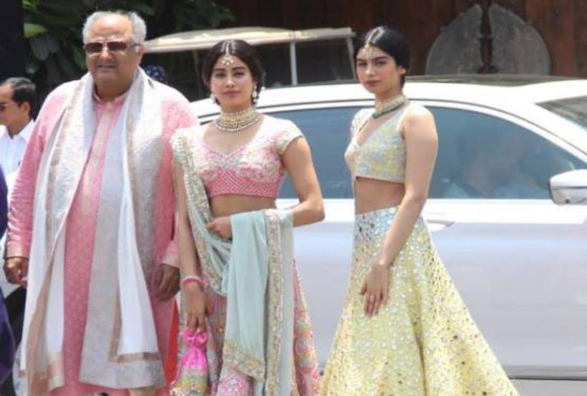 jahnvi kapoor looked beautiful at sonam kapoor wedding