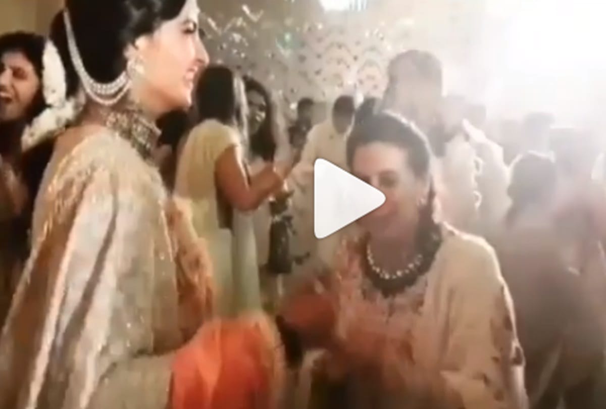 Sonam kapoor dance with anand ahuja  burn the dance floor 