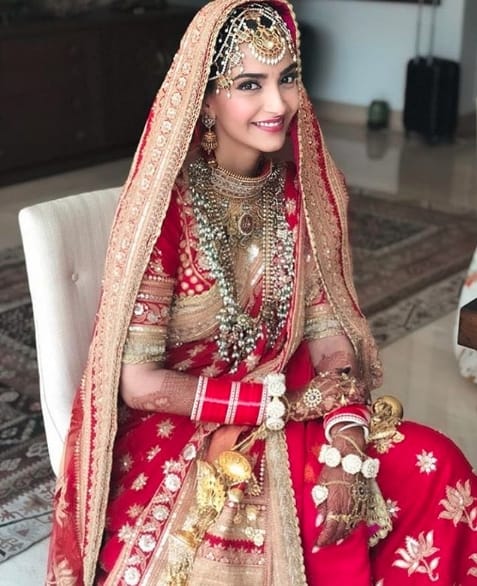 First Pics of Sonam Kapoor And Anand Ahuja Wedding Outfit