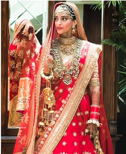 First Pics of Sonam Kapoor And Anand Ahuja Wedding Outfit