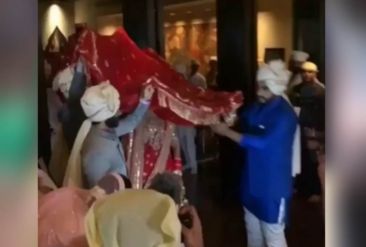 when sonam kapoor entered her mandap then anand ahuja give big smile delhi ncr