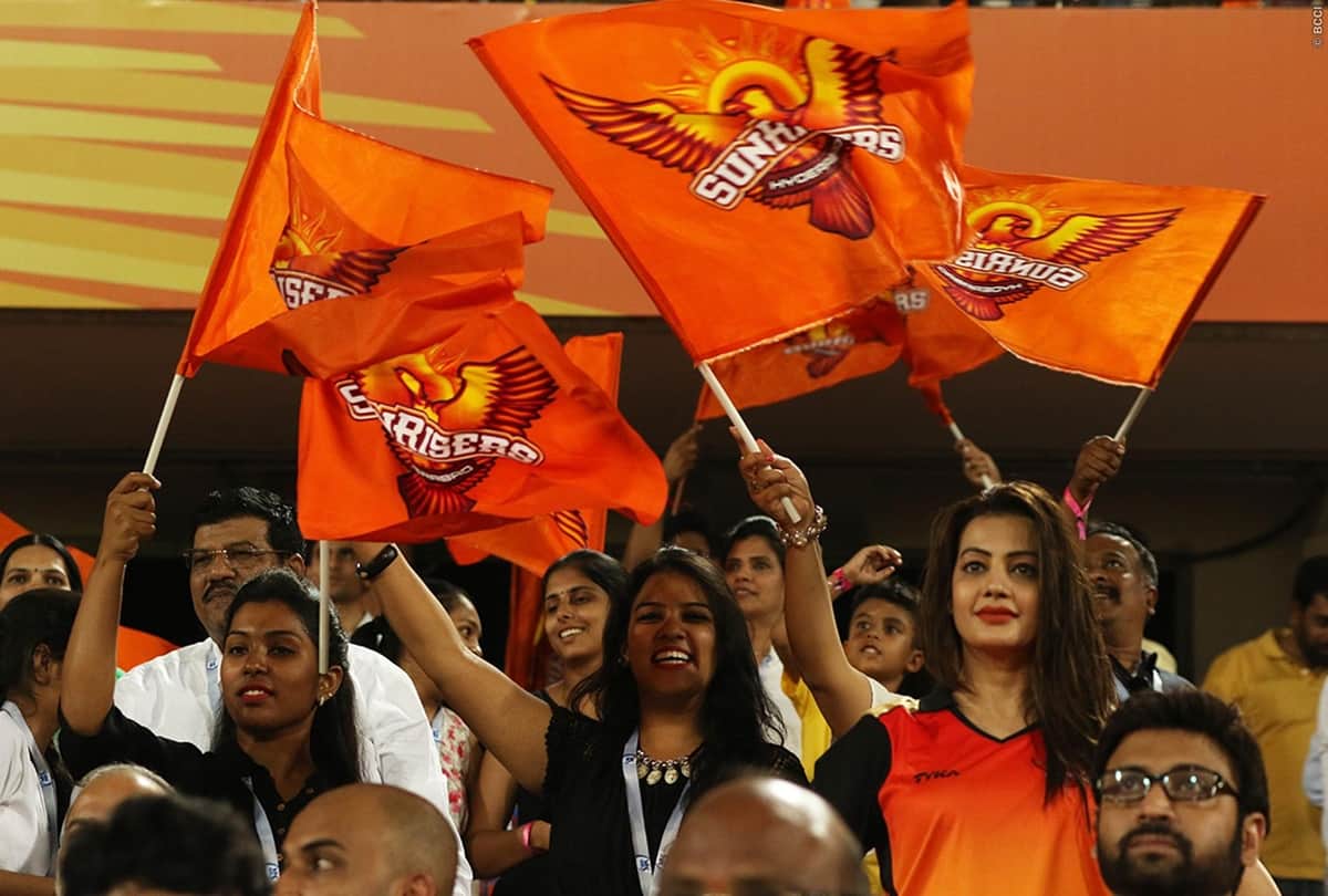 IPL 2018: Rashid Khan takes a superb catch in Trent Boult sttyle to Dismiss Colin de Grandhomme