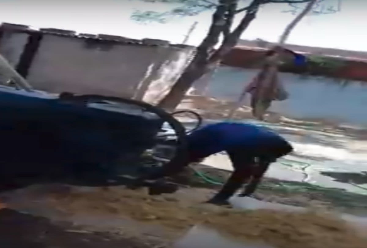 Video viral of a sugarcane juice party where juice served through pipeline