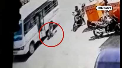 VIDEO: negligence of school bus  WAS CAPCHURED by cctv in una