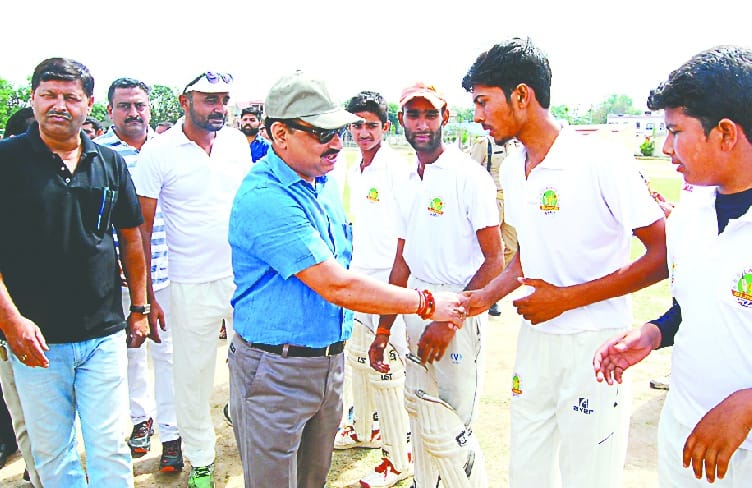Cricket's maiden's debut